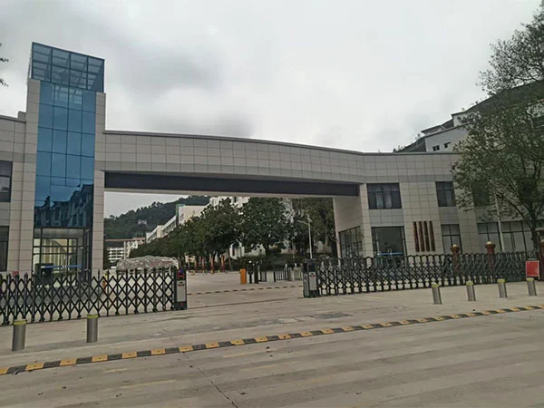 Buleway-bouwzwembadproject: Malipo National Middle School, provincie Yunnan.
